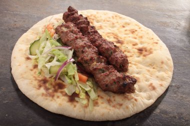 Hint tikka şiş kebap naan şal