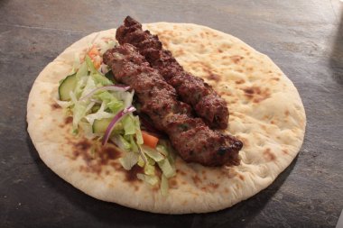Hint tikka şiş kebap naan şal
