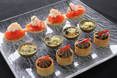 Taze lezzetli kaplama karışık kanepeler