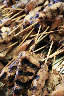 Mini tavuk kebap şişleri