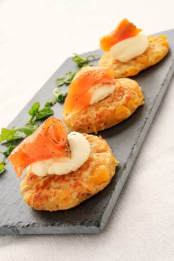 karides Mısır börek kanepeler