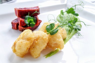 hırpalanmış tarak meze kaplama