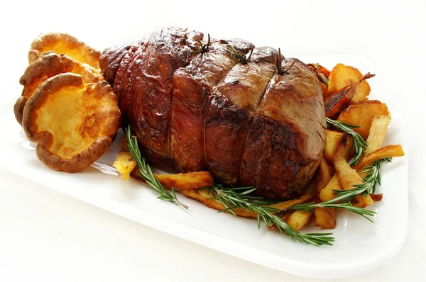 Roasted Beef Joint Dinner — Stock Photo, Image