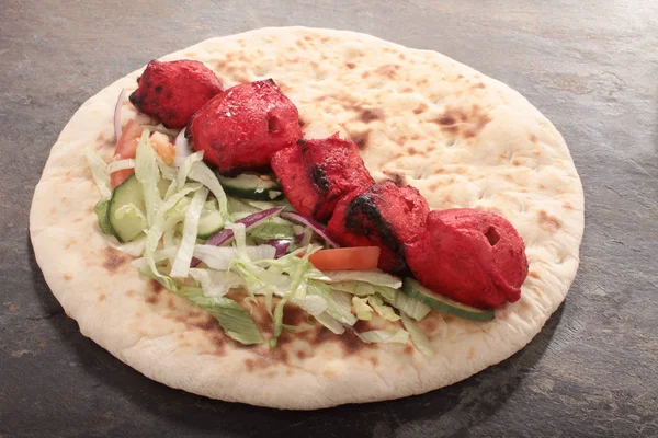 Indiano Tikka Shish Kebab Naan Wrap — Foto Stock