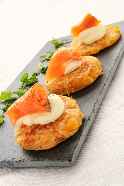 karides Mısır börek kanepeler