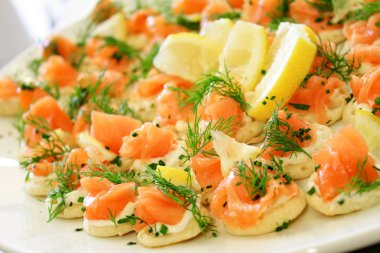 Füme somon blinis meze