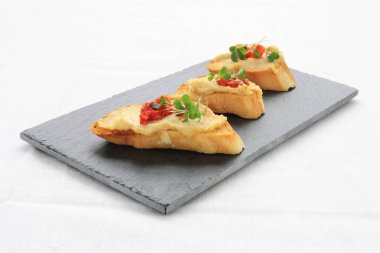 taze bruschetta kanepeler yapma