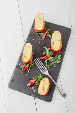 lezzetli pişmiş köfte meze