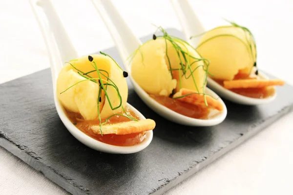 Aperitivo Canapé Queijo Saboroso — Fotografia de Stock