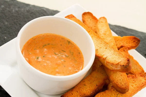 Sol Tomate Seco Mergulho Com Pão Torrado — Fotografia de Stock