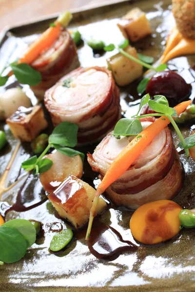 Plated Chicken Main Meal — Stock Photo, Image