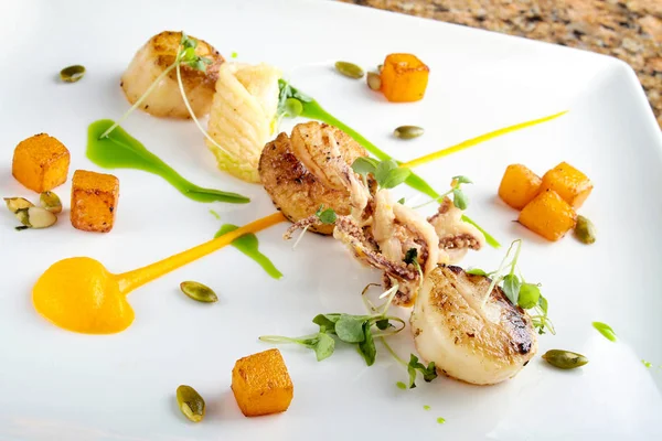 Healthy Plated Scallop Appetizer — Stock Photo, Image