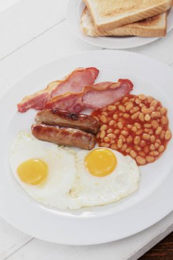 geleneksel pişmiş tam İngiliz kahvaltısı