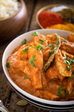 Geleneksel Hint köri yemek