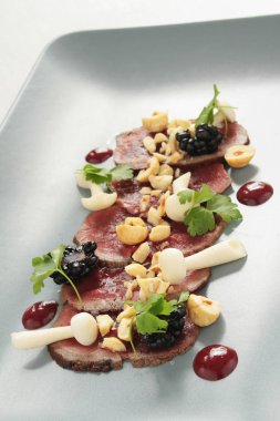 Dana carpaccio meze tabağı