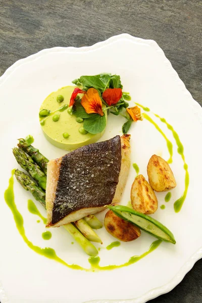 Plated Tasty Fish Meal — Stock Photo, Image