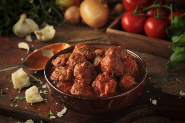 kaplama köfte yemek sebze ile
