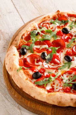 karışık taze pişmiş pizza