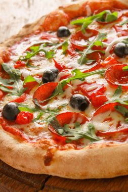 karışık taze pişmiş pizza