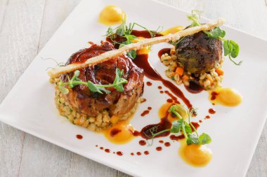 taze domuz eti yemek kaplama