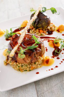 taze domuz eti yemek kaplama