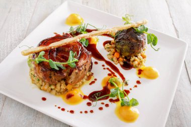 taze domuz eti yemek kaplama