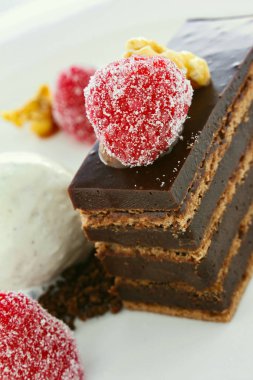 katmanlı çikolatalı pasta tatlı kaplama