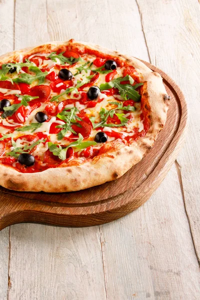 Pizza Recién Horneada Mezclada — Foto de Stock