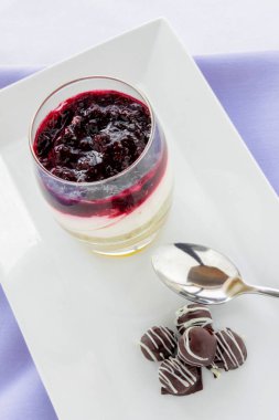 meyve kompostosu peynir pasta tatlı