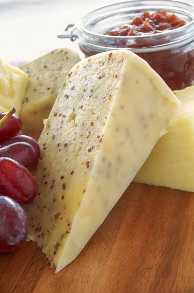 Mixed Tasty Cheese Selection — Stock Photo, Image