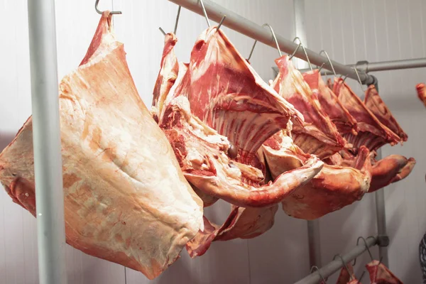 Butchering Fresh Raw Meat — Stock Photo, Image