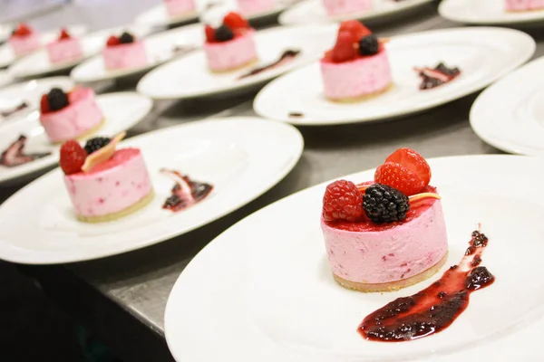 Cheese Cake Plated Dessert — Stock Photo, Image