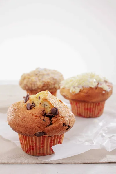 Frisch Gebackene Leckere Muffins — Stockfoto