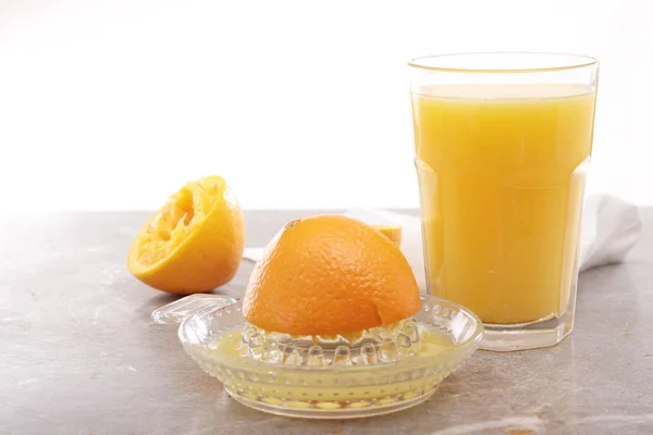 Виготовлення Свіжого Апельсинового Соку — стокове фото