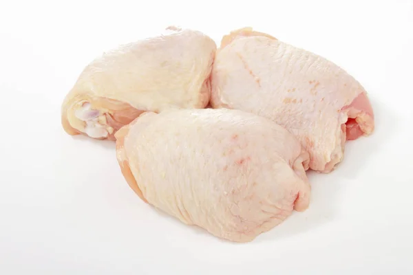 Porzioni Pollo Crudo Sfondo Bianco — Foto Stock