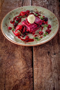 yaz meyve sünger puding