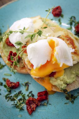 houlumi ve haşlanmış yumurta Kahvaltı