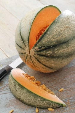 taze sağlıklı kavun hazırlanıyor
