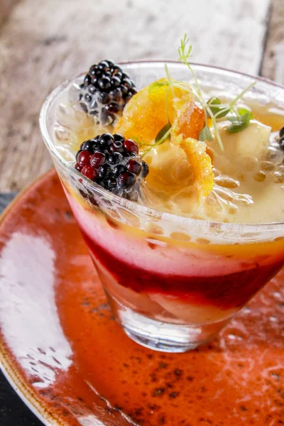 Tradycyjny Angielski Trifle Deser — Zdjęcie stockowe