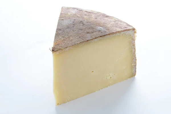 Porción Queso Aislada Sobre Fondo Blanco — Foto de Stock