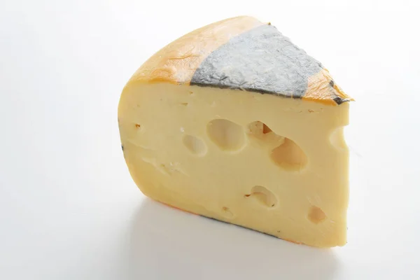 Sýr Část Izolovaných Bílém Pozadí — Stock fotografie