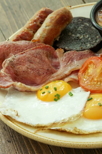 Traditionelles Gekochtes Komplettes Englisches Frühstück — Stockfoto