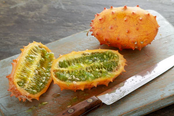 Menyiapkan Melon Segar Yang Sehat — Stok Foto