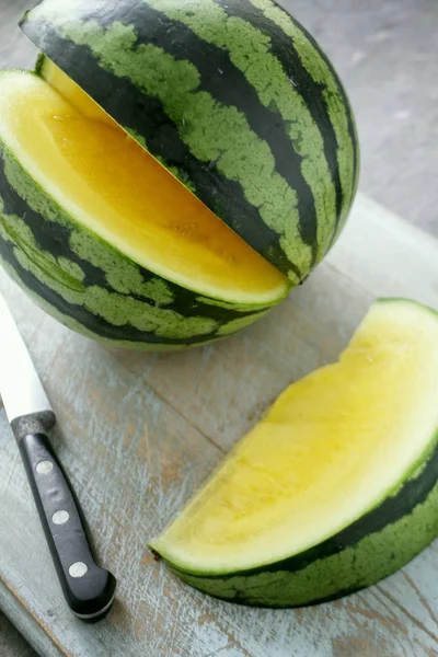 Preparing Fresh Healthy Melon — Stock Photo, Image