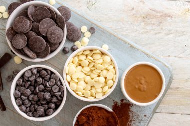 yemekler çeşitli şekerlemeciler çikolata