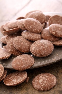 gevşek çikolata parçaları tatlı