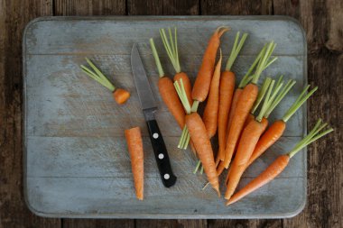 taze sağlıklı havuç hazırlanıyor