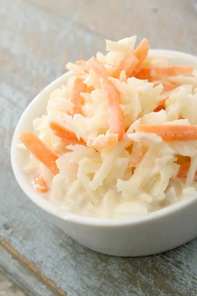 Σαλάτα Coleslaw Πιάτο — Φωτογραφία Αρχείου