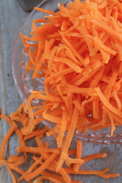 preparing fresh healthy carrots