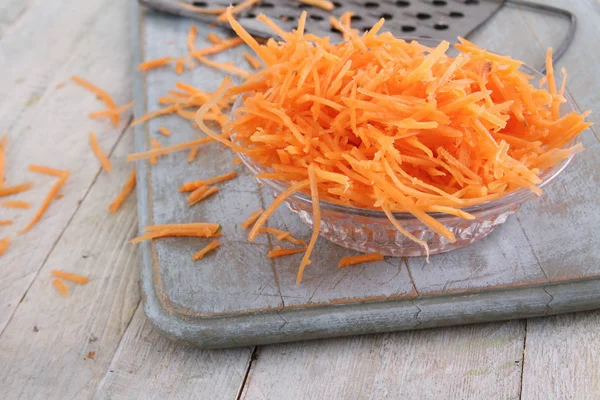 Приготовление Свежей Здоровой Моркови — стоковое фото